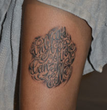 sierlijke tattoo tekst only god can judge me