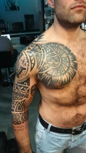 Maori sleeve en borst stuk