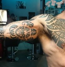 Maori sleeve en borst stuk