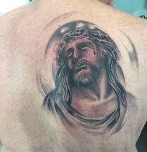 Jezus op rug