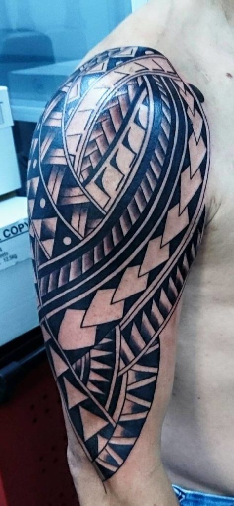 Maori tatoo op bovenarm